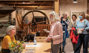Buchsignierung der Bestseller-Autorin  Foto: Copyright by Klaus Stevens Kaarst