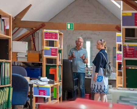 Tuppi Jean-Pierre Clert übernahm die Führung im Museumsarchiv; Foto: (c) Klaus Stevens Kaarst