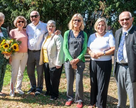 Irmgard Heuschen von der Kreuzbandgruppe in Kaarst, das Leitungsteam der Kaarster Blindgänger, Helene Bicking von der Astrid-Lindgrin-Schule, BM Uschi Baum und Paul Heusgen; Foto: (c) Klaus Stevens