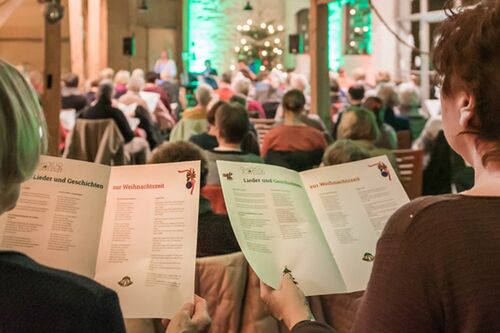 Offenes Singen von Weihnachtsliedern; Foto: (c) Klaus Stevens