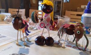 Rindenmonster und Kastanienkerle (Eltern-Kind-Aktion für Kita- und Grundschulkinder); Foto: Michaela Kura