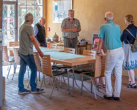 Die Hofführung übernahm Geschäftsführer Jürgen Rau; Foto: (c) Klaus Stevens Kaarst