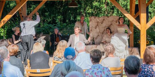 Oper im Espresso-Format im Tuppenhof-Garten Foto: (c) Klaus Stevens