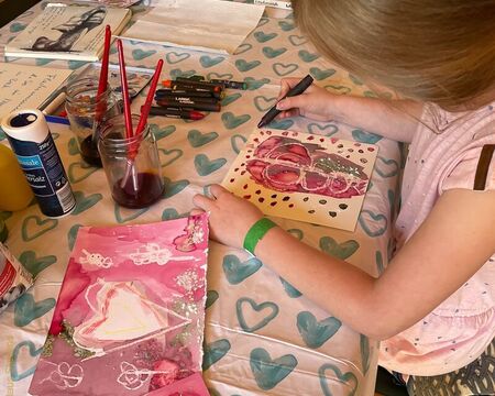 Zauber der Farben - Malen mit Zutaten aus Küche und Garten; Foto: (c) Klaus Stevens