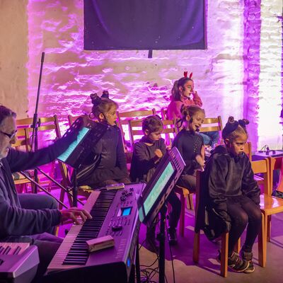 ENTENOMA SOS - ELFENSTAUB Kindermusical; Foto: Klaus Stevens