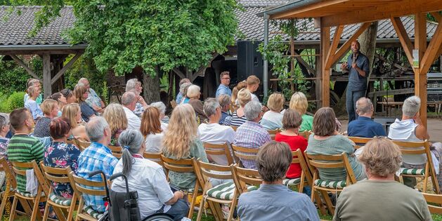 Dave Davis - Open Air im Bauerngarten des Tuppenhof Vorst; Foto: (c) by Klaus Stevens Kaarst