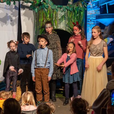 ENTENOMA SOS - ELFENSTAUB Kindermusical; Foto: Klaus Stevens