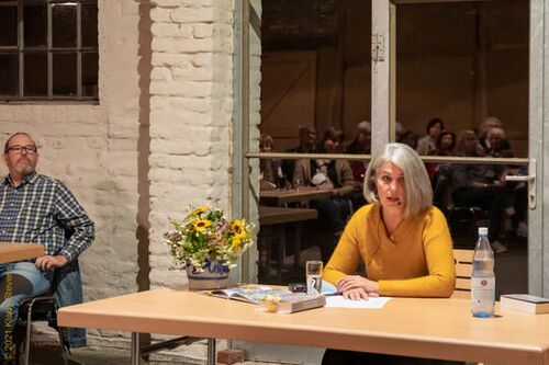 Bestseller-Autorin Christiane Wünsche auf dem Tuppenhof Foto: (c) Klaus Stevens