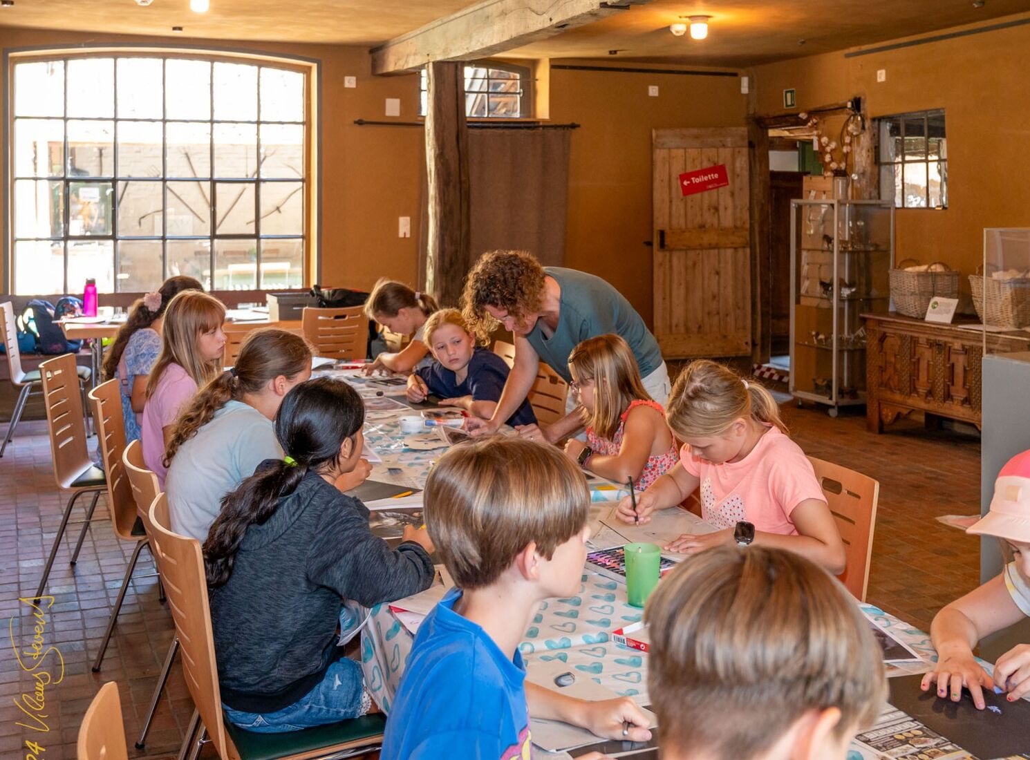 Kreative Sommerwerkstatt auf dem Bauernhof; Foto: Klaus Stevens